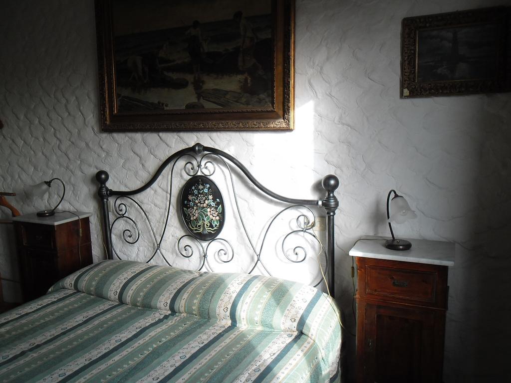 Agriturismo Santa Croce Сан Джиминяно Стая снимка